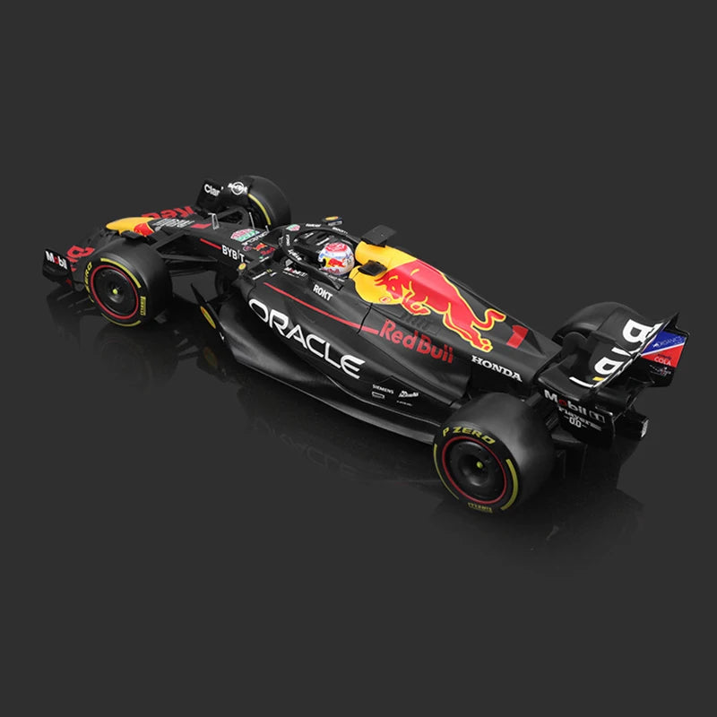 Bburago 1:18 – Max Verstappen / Checo Perez – Oracle Red Bull Racing – 2023 Season