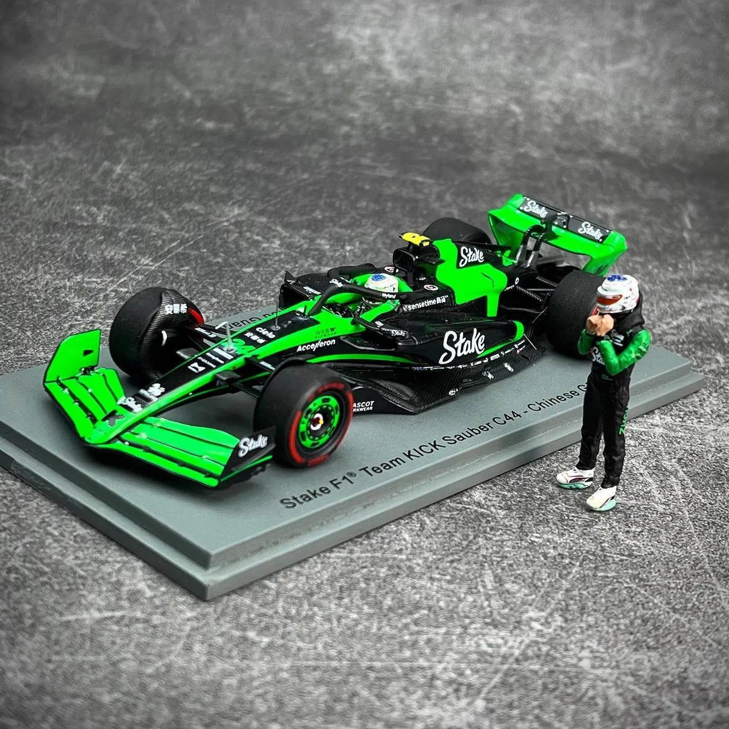 Spark 1:43 – Zhou Guanyu – Kick Sauber F1 Racing Team – 2024 Shanghai Grand Prix