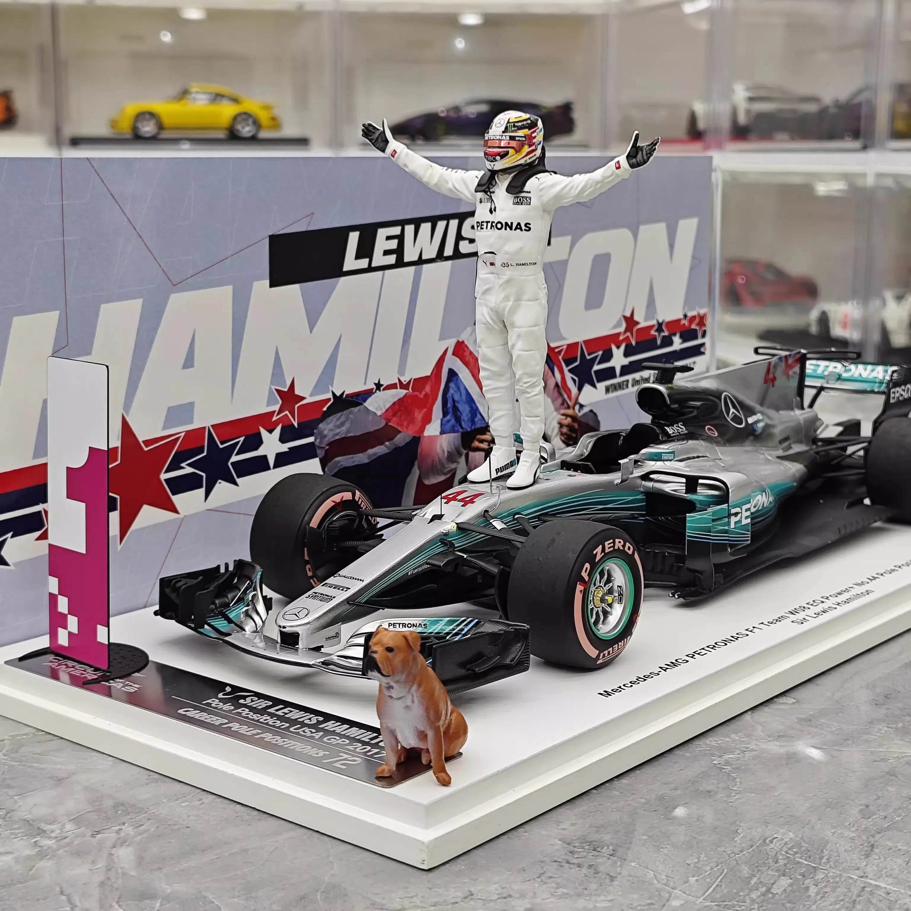 Spark 1:18 – Lewis Hamilton – AMG Petronas Formula One Team – 2017 United States