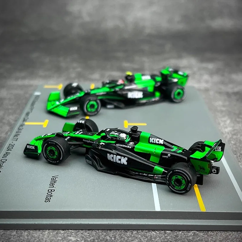 Spark 1:64 – Zhou Guanyu / Valtteri Bottas – Kick Sauber F1 Team – 2024 Abu Dhabi Grand Prix